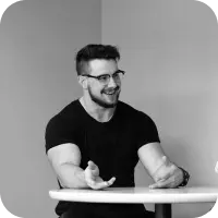 Ahren Posthumus — CEO of Web3 Marketplace Momint